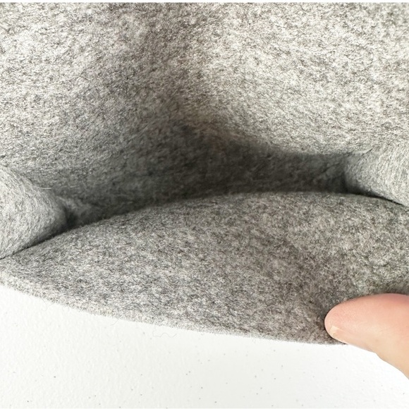 Inateck Gray Felt Electronic Accessory Carry Case - Picture 3 of 6